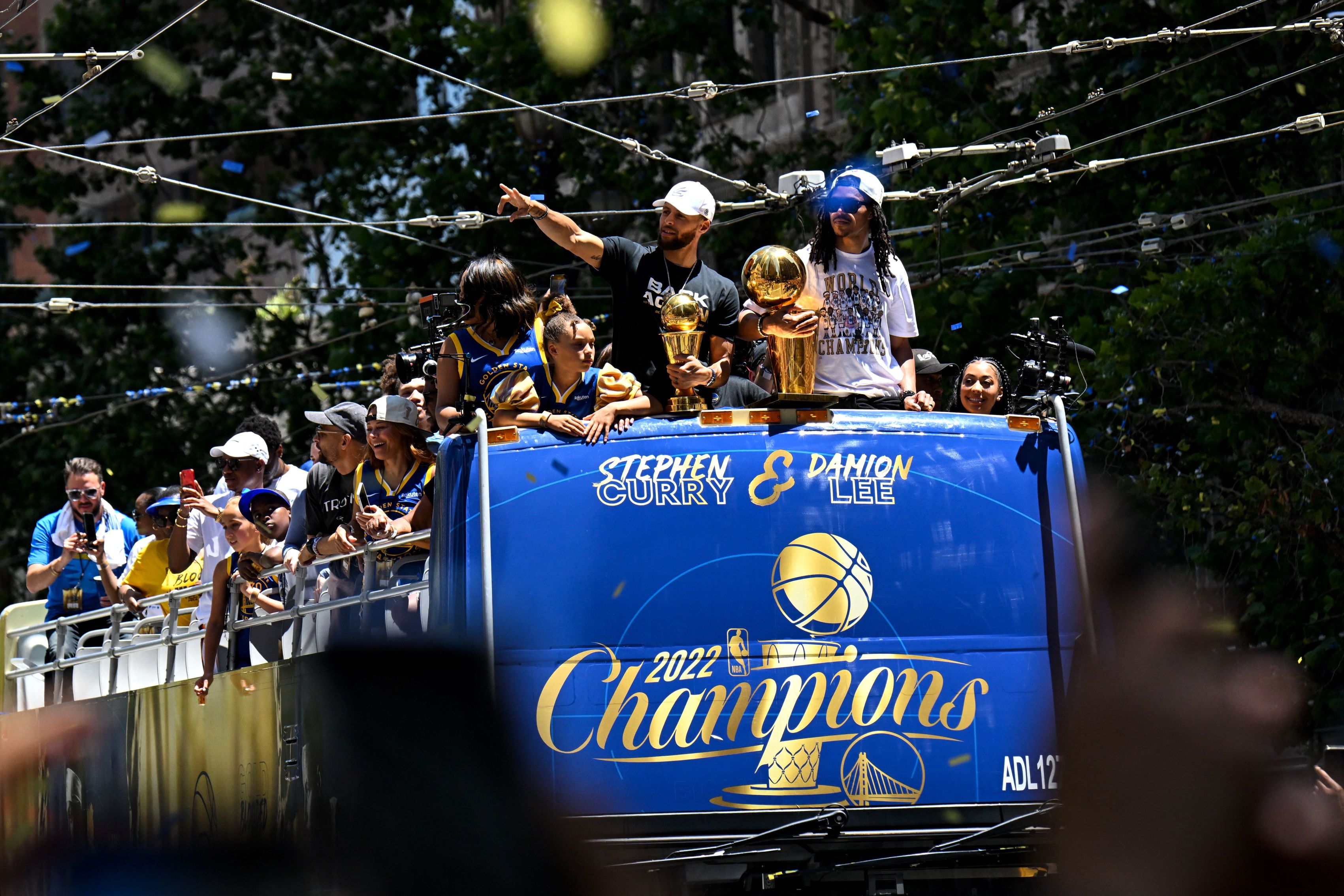 Steph Curry Shows Off Chain Ahead of Warriors Championship Parade