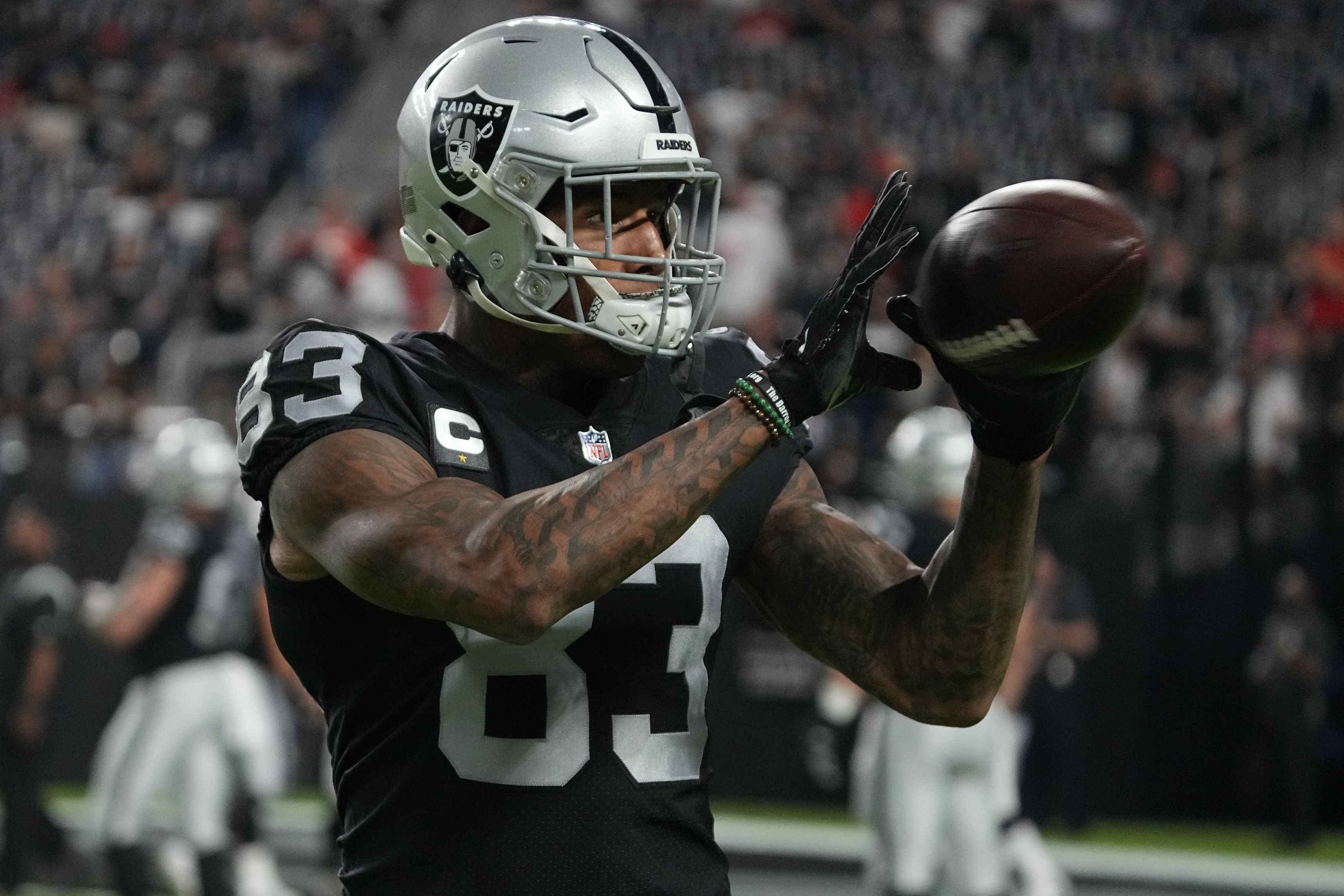 Raiders' Darren Waller exits Week 5 vs. Chiefs with hamstring injury, ruled  out for remainder of game 