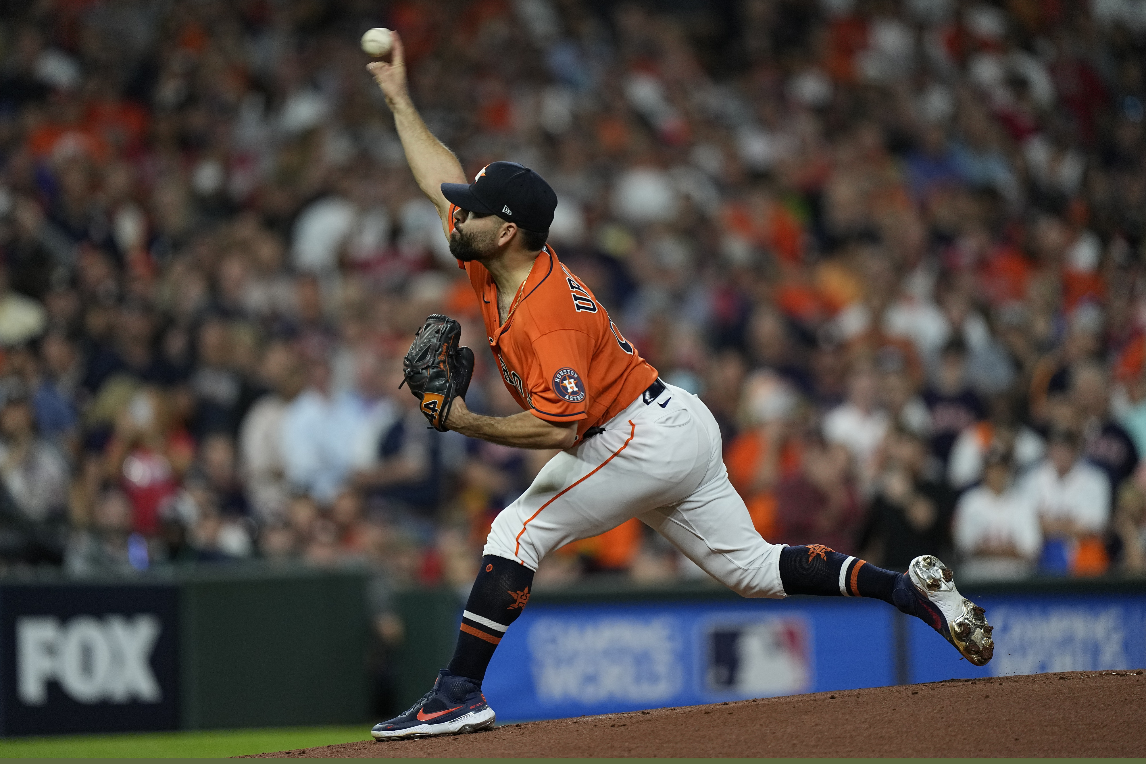 Phil Maton answers the call to join Astros bullpen