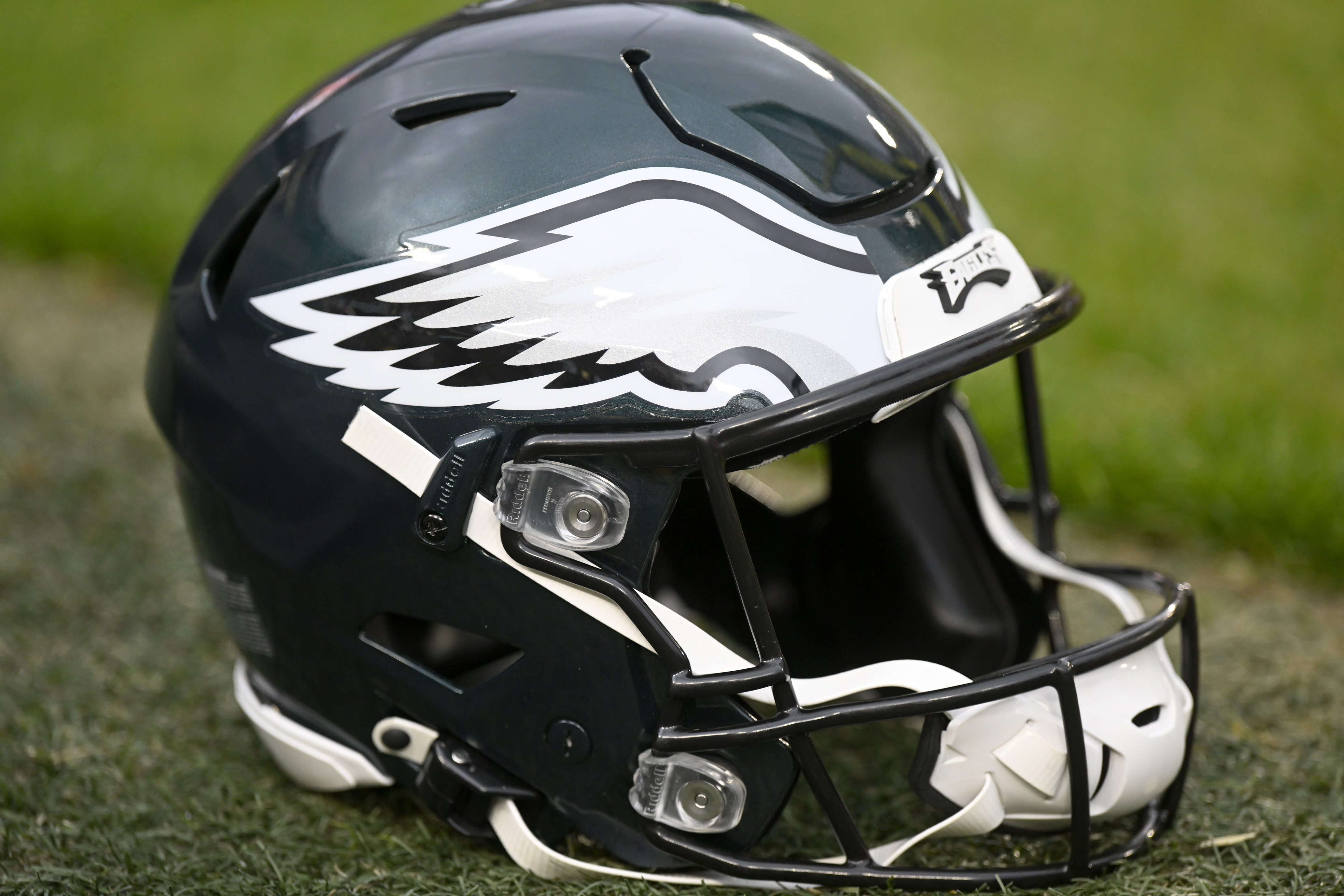 Eagles, Saints agree to swap several draft picks