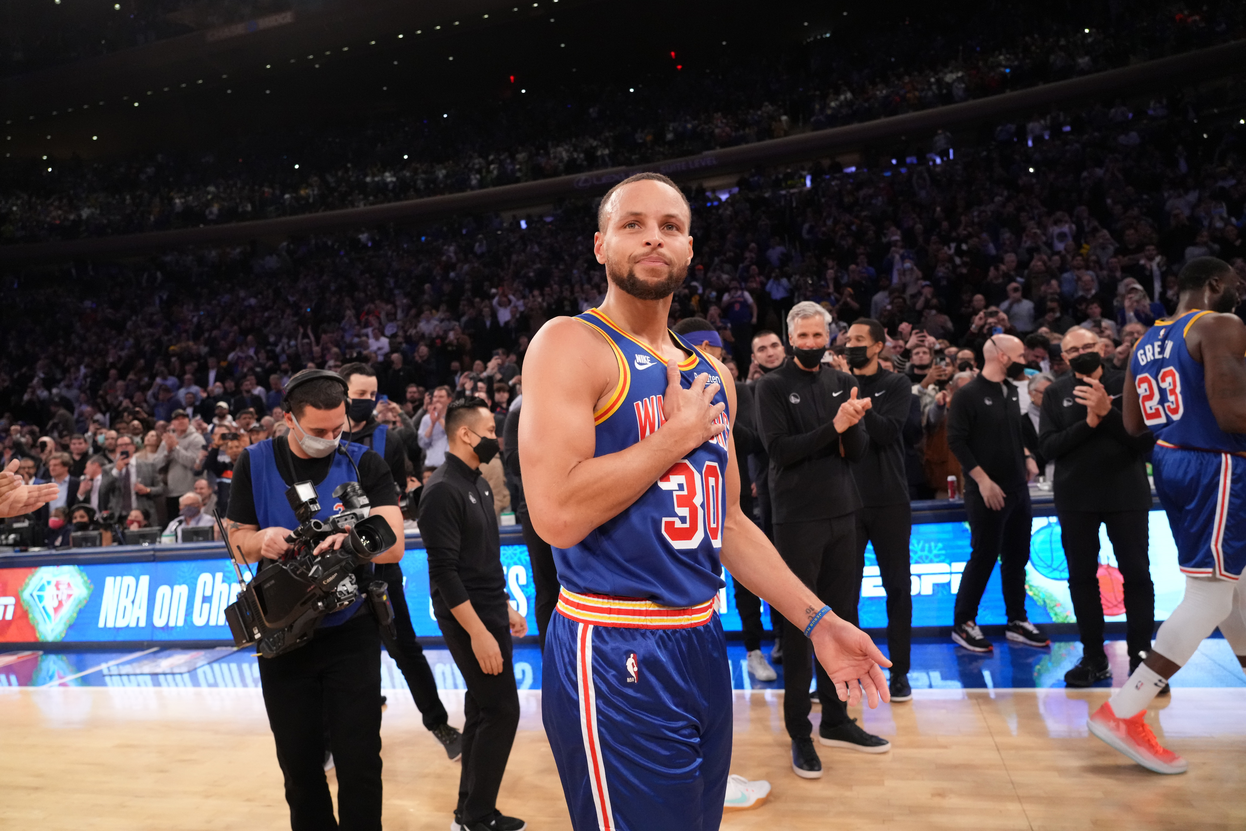 Stephen Curry breaks Ray Allen's all-time 3-point record at Madison Square  Garden in Warriors' win over Knicks 