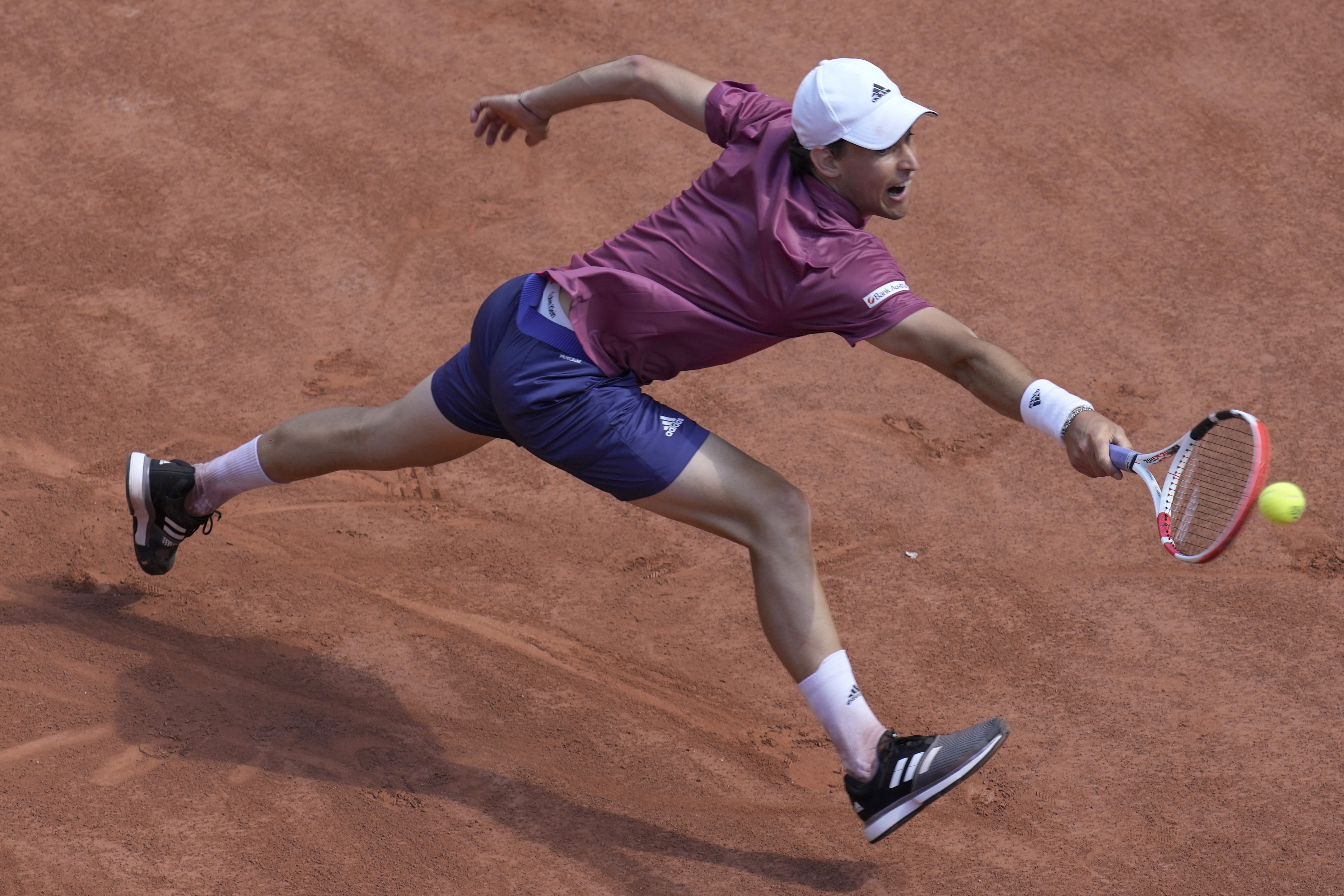 Dominic Thiem sets French Open main draw goal