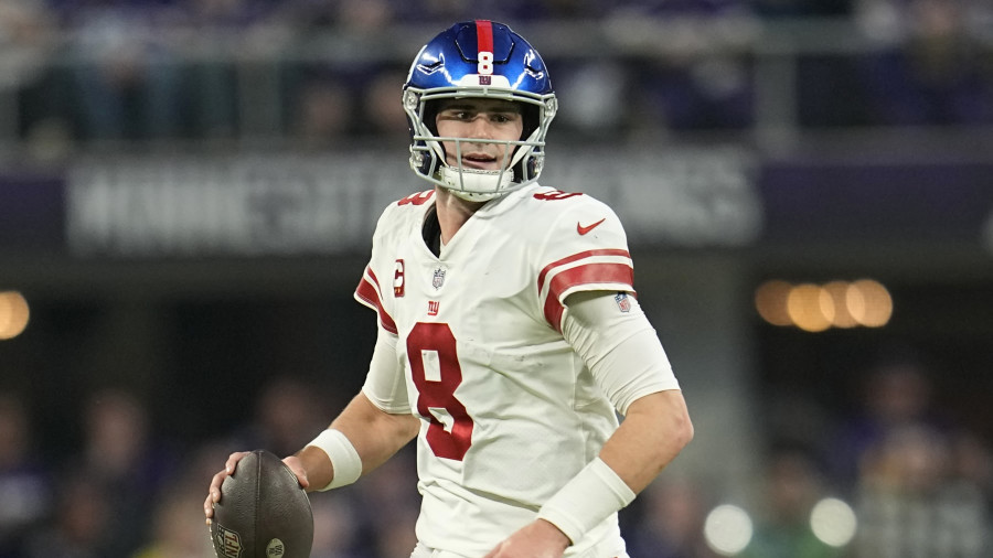 Daniel Jones' jersey sales spike after Giants name him Week 3