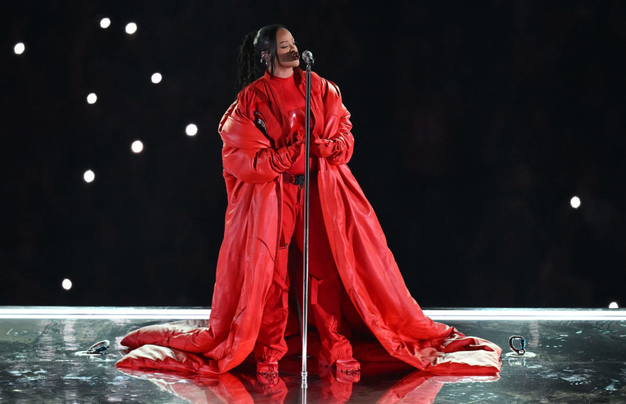 Social media reacts to Rihanna's Super Bowl 2023 halftime show - ESPN