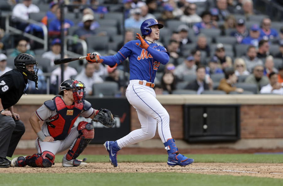 Alonso hits 3-run homer, Mets rack up 18 hits to rout Giants