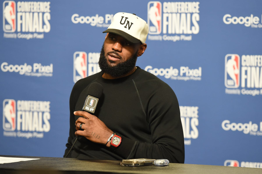 Will the Lakers' LeBron James require foot surgery and if so how