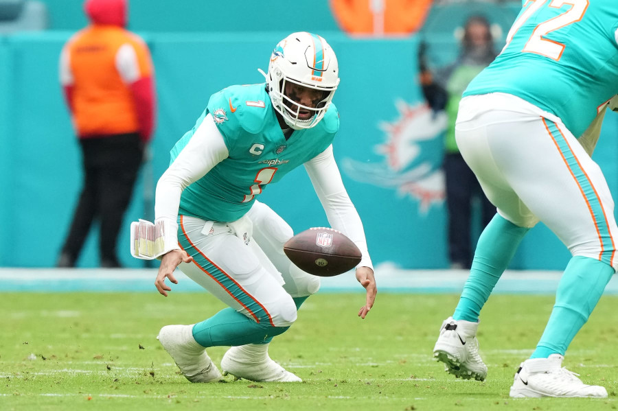 Late INTs doom the Dolphins against the Packers - Duluth News