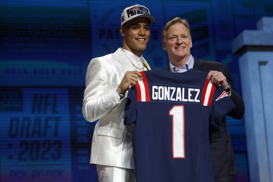 Jack Jones the latest Patriots draft pick to sign his rookie