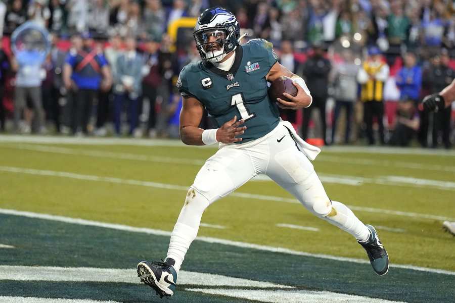 Jalen Hurts Signs Record $255M, 5-Year Deal with Eagles: Reports