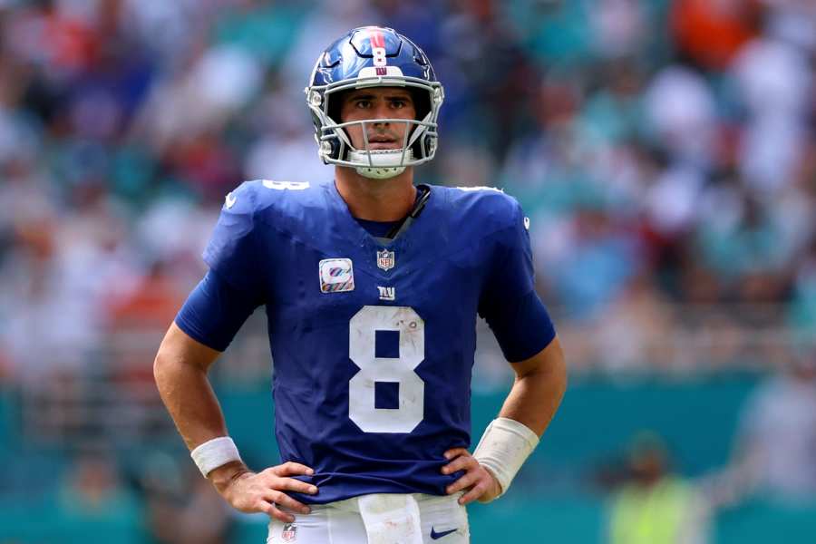 Giants quarterback Daniel Jones misses his second straight