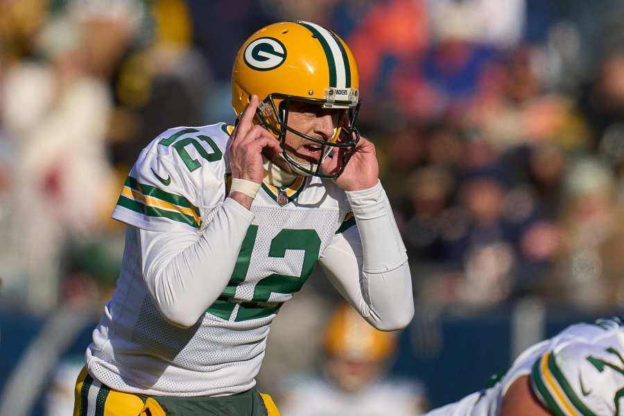 Comparing the best Packers seasons of Aaron Rodgers, Brett Favre, and Bart  Starr