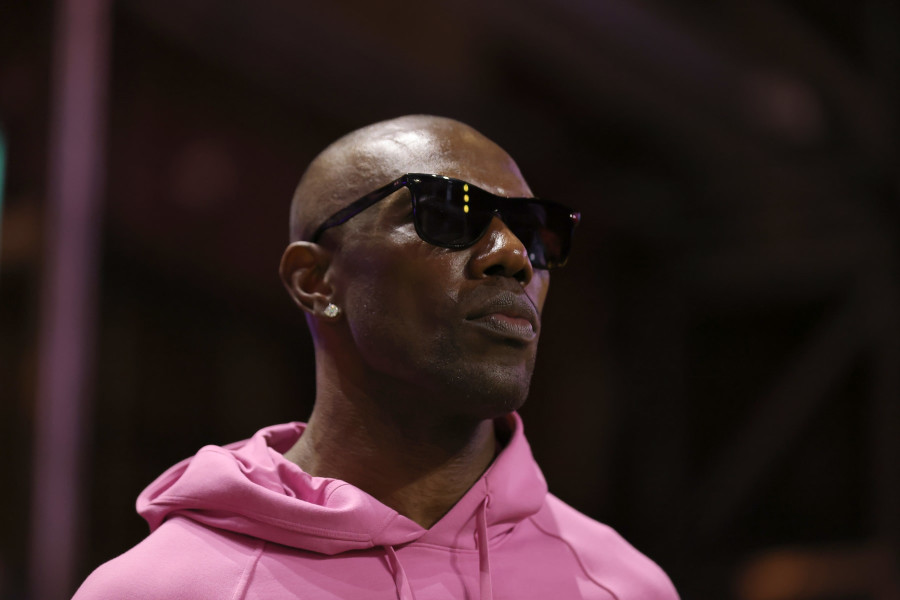 Terrell Owens' neighbor faces criminal charges after 'heated argument' with  ex-Eagles receiver 