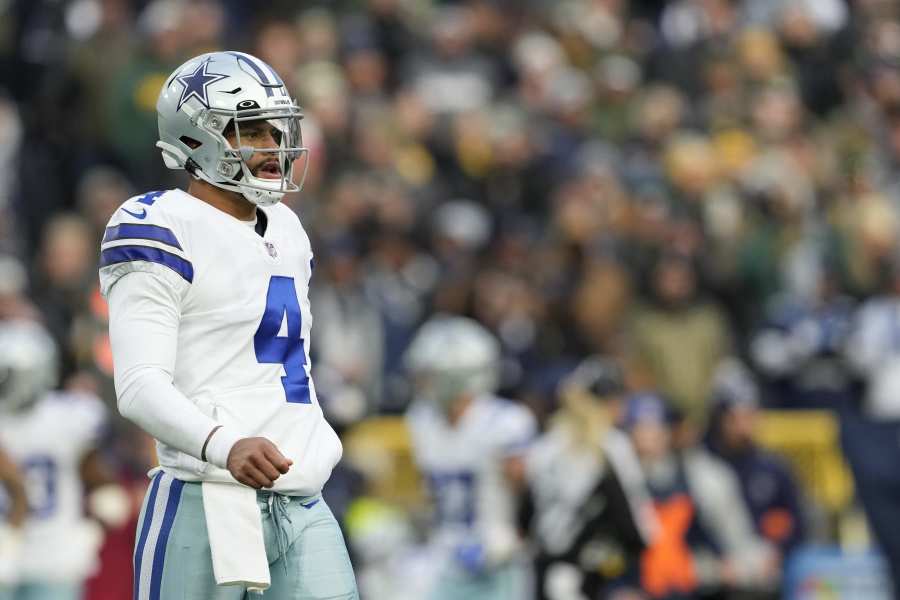 Dallas Cowboys QB Dak Prescott helps with fan gender reveal