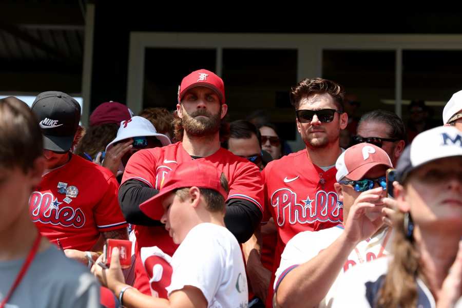 Phillies' Bryce Harper Garners MVP Hype From Fans in NLCS Game 5