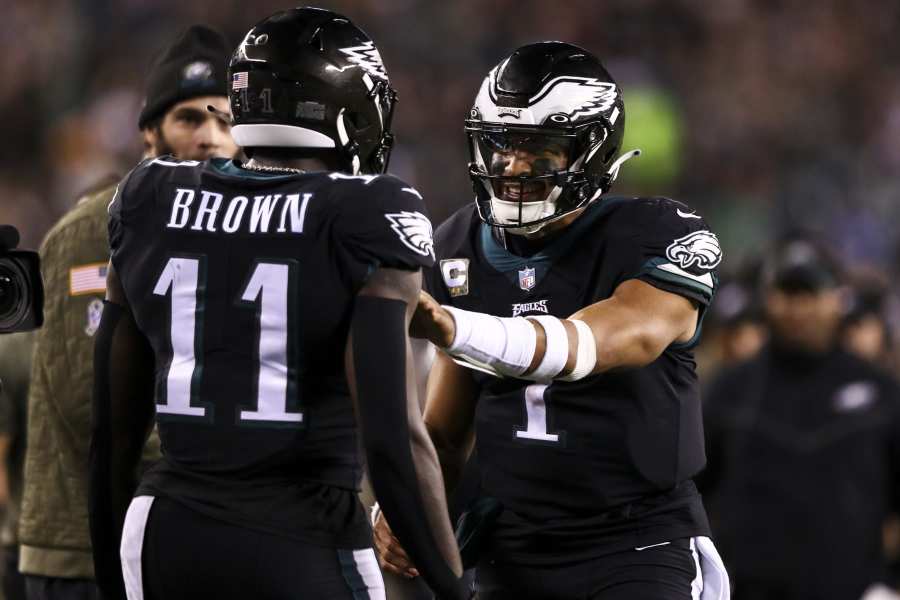 Brown: I gave Titans' signals to Eagles 'because they don't change nothing'