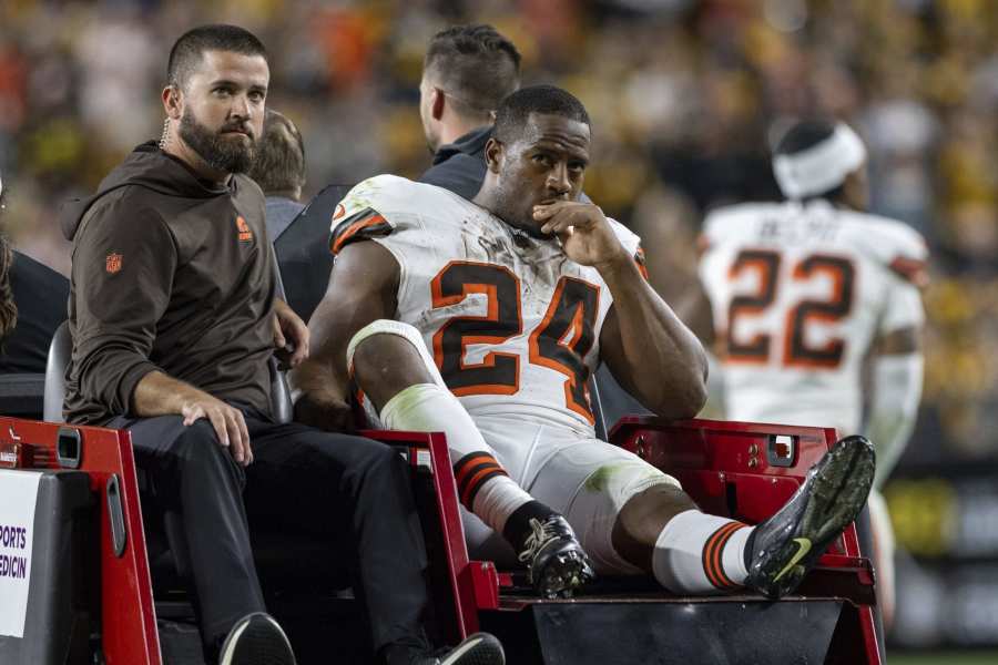 LeBron, Sports World Show Support for Browns' Nick Chubb After