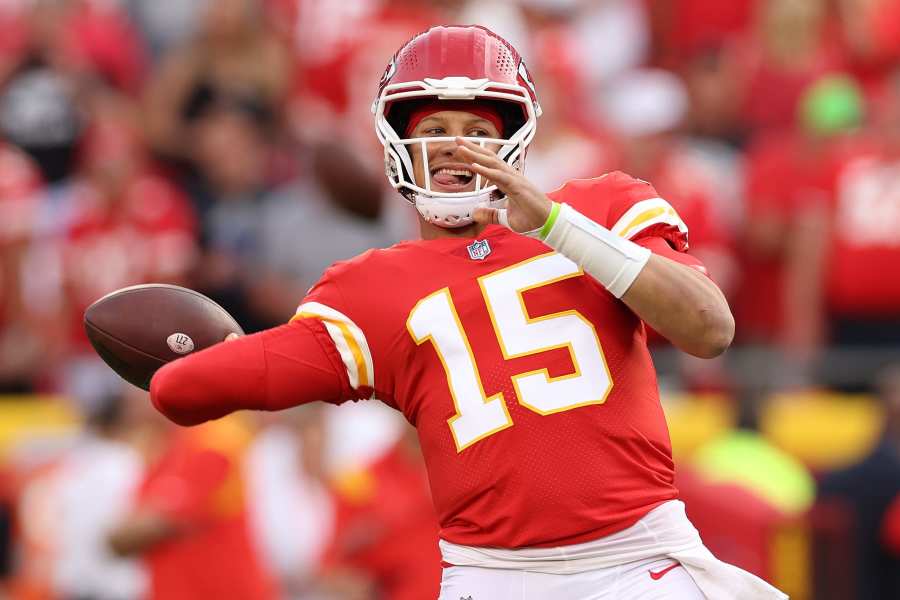 How Patrick 'Magic' Mahomes led the Chiefs to another late win vs. the  Chargers