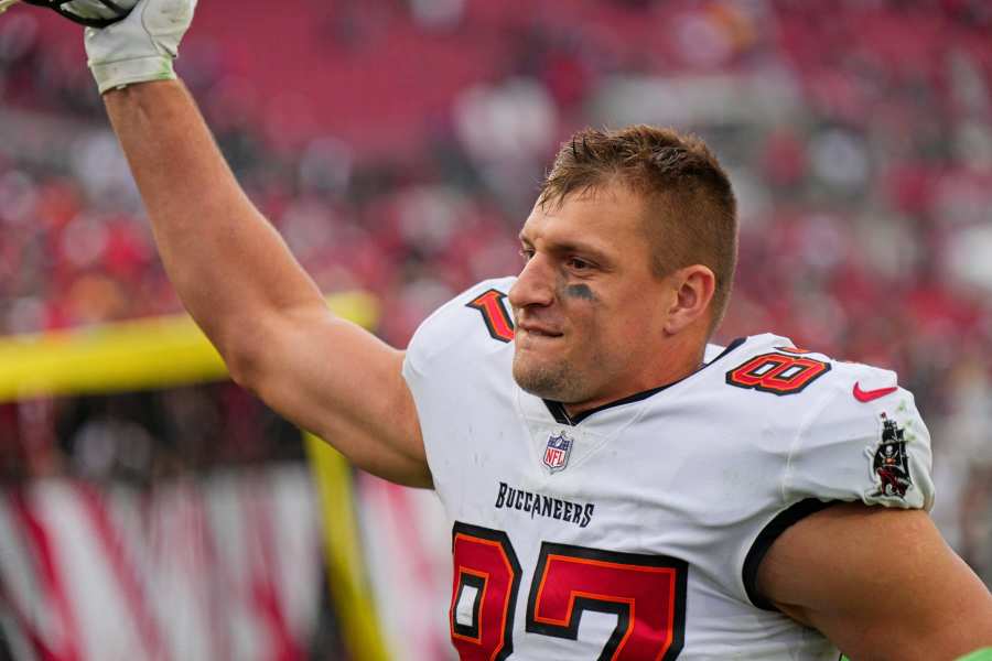 Buccaneers' Rob Gronkowski won't play against Patriots, per reports