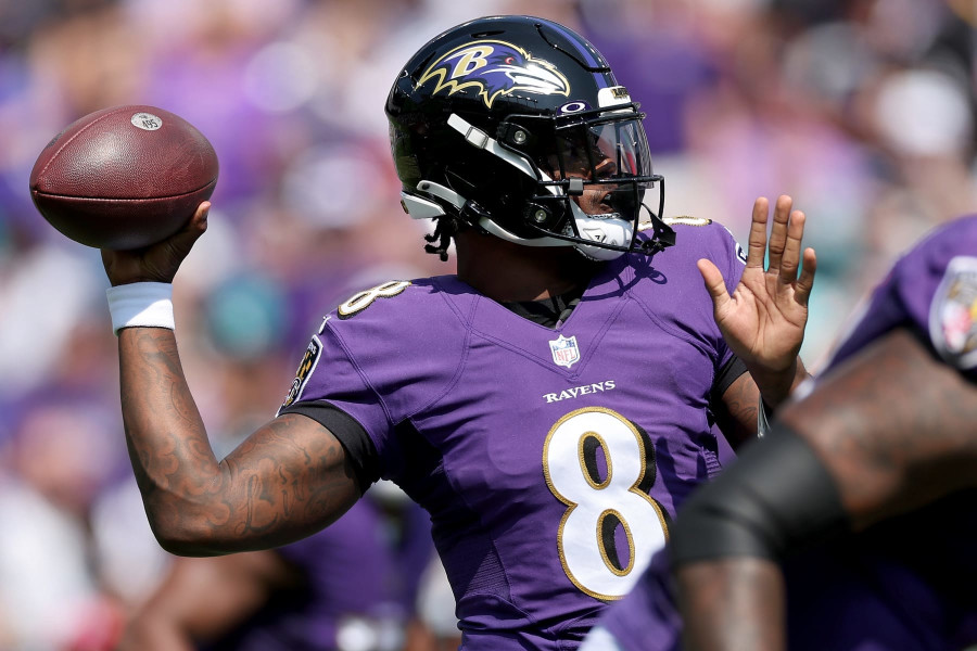 Lamar Jackson's 5 TD passes help Ravens drub Dolphins