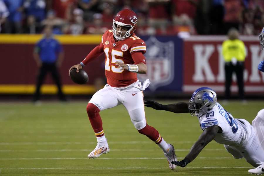 Patrick Mahomes leads Chiefs to 42-21 wild-card romp over Steelers – The  Denver Post