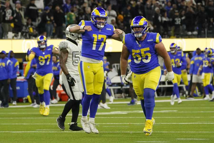 Rams' Baker Mayfield comes off bench, wins debut on 98-yard drive