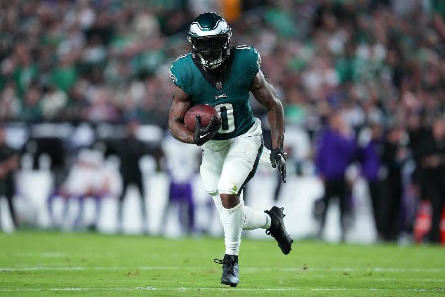 D'Andre Swift Wows Fans With 181 Total Yards, 1 TD as Jalen Hurts, Eagles  Top Vikings, News, Scores, Highlights, Stats, and Rumors