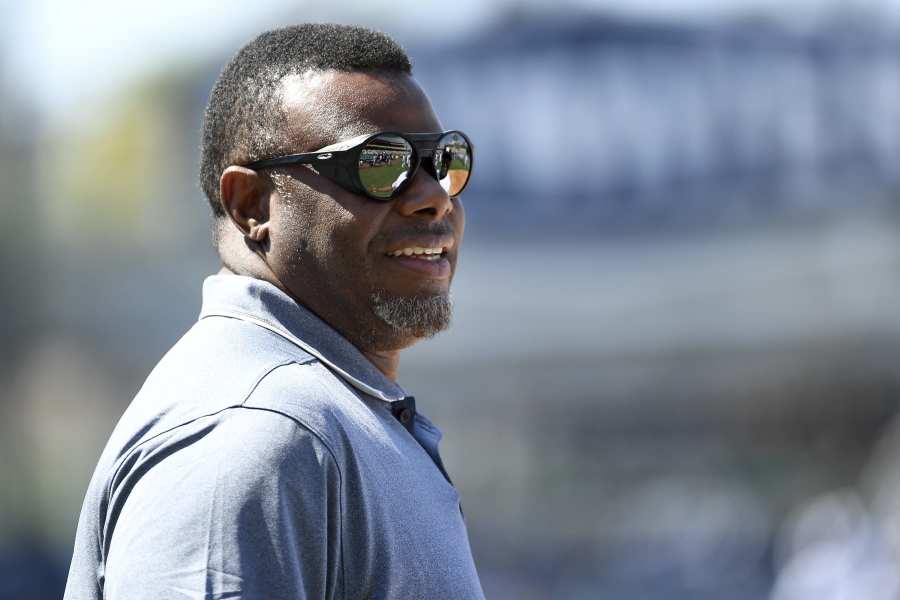 Ken Griffey Jr., Andy Pettitte Headline Team USA Coaching Staff For 2023  World Baseball Classic — College Baseball, MLB Draft, Prospects - Baseball  America