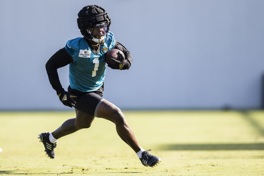 What stands between Jaguars' Travis Etienne and 1,600-1,700 yards