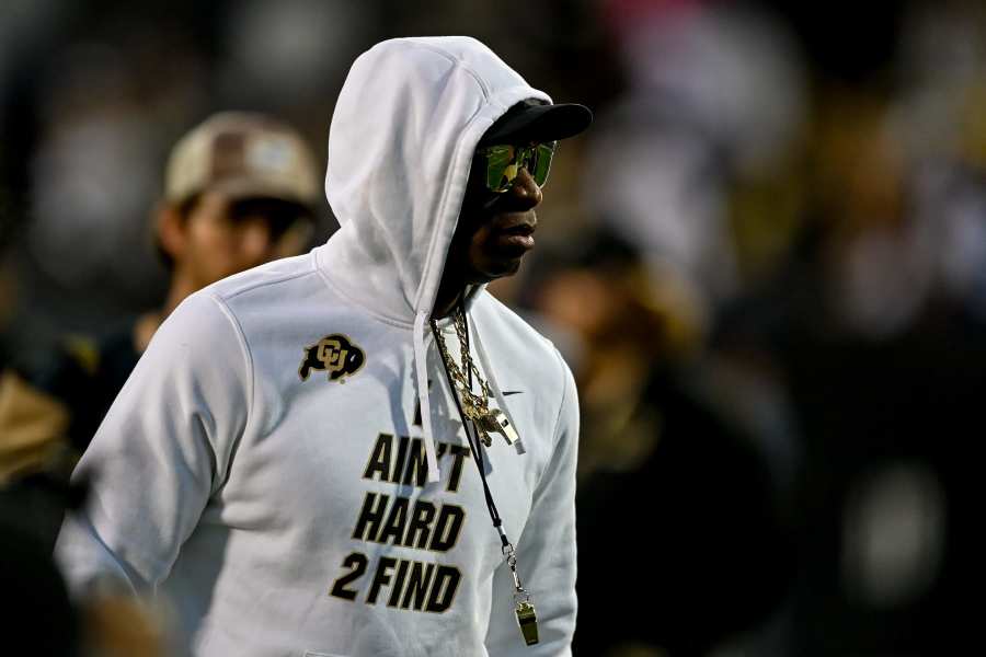 Colorado Buffaloes Football I Ain't Hard 2 Find Hoodie