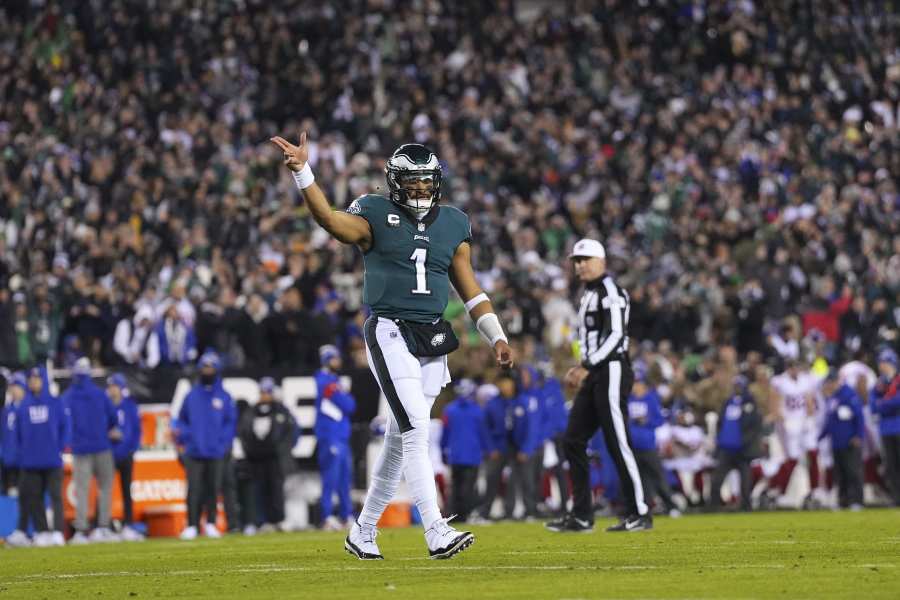 Jalen Hurts' breakout earns Eagles a reprieve from NFL draft's quarterback  roulette