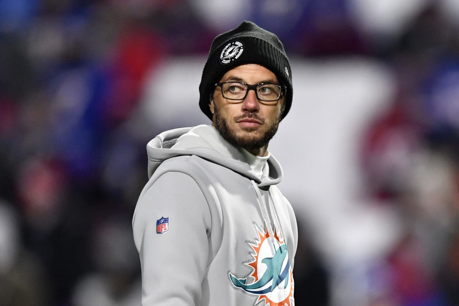 Mike McDaniel on Bills fans hurling ice balls in Dolphins loss