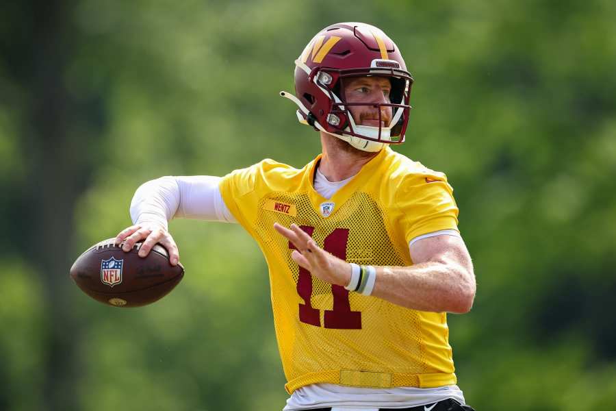 Colts: Here's why Indy making a move for Carson Wentz shouldn't happen