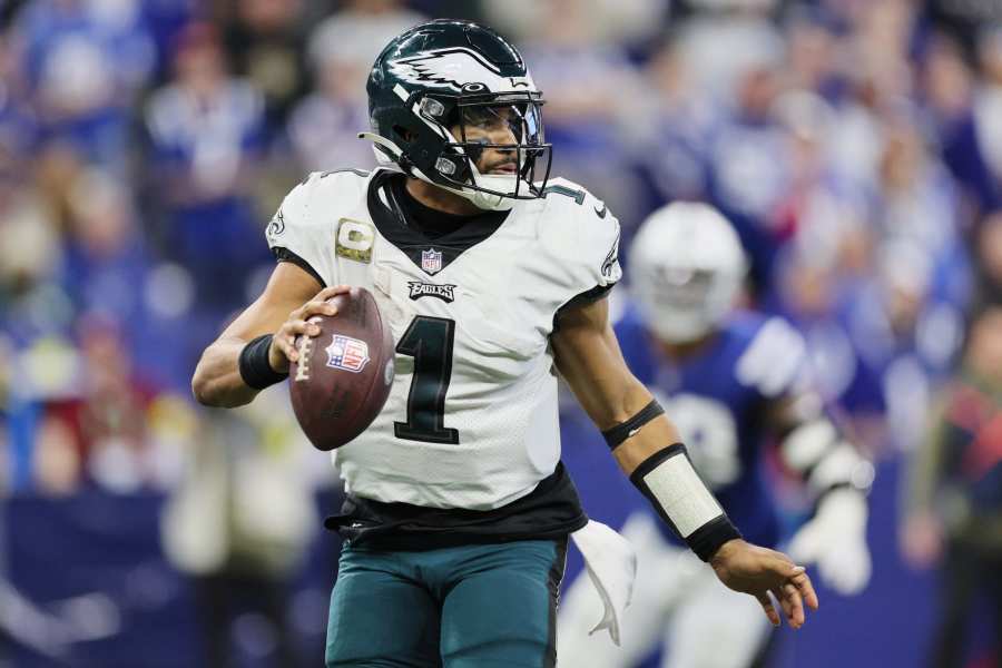 Next man up' mentality helps lead Philadelphia over Green Bay in Sunday  night win, Locked On Eagles