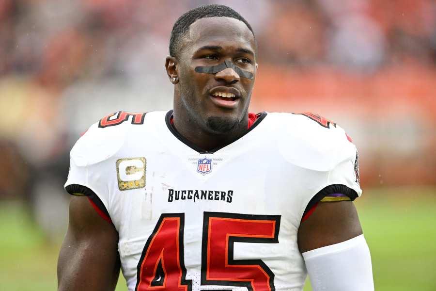 Bucs star Devin White requests trade amid frustration with team: report