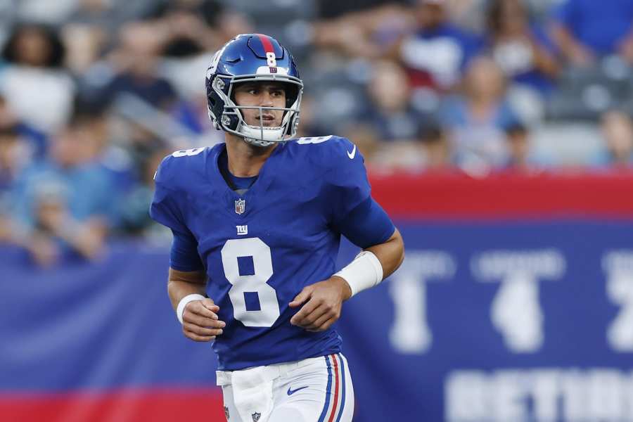 Daniel Jones, Overmatched Giants Season Unravels in Nightmare MNF Loss to  Seahawks, News, Scores, Highlights, Stats, and Rumors