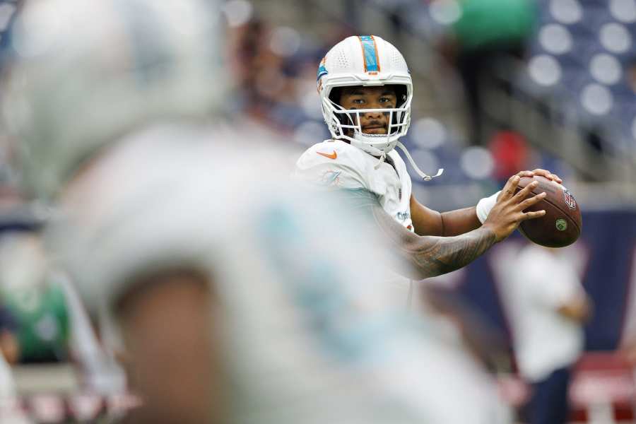 Miami Dolphins week one fantasy football start and sit vs. Chargers