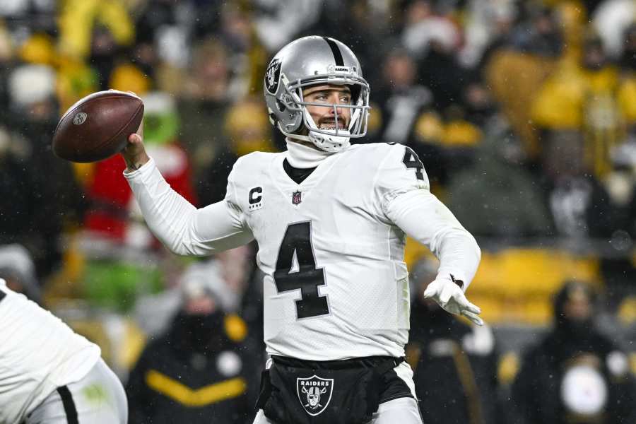 Raiders' Carr stalls out with brutal road trip coming up