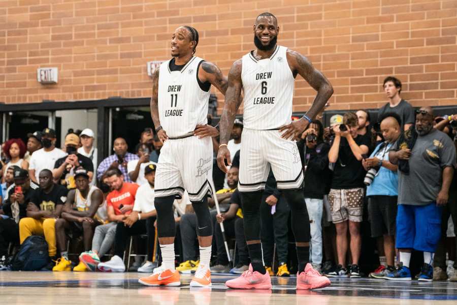 Lakers' LeBron James Has NBA Twitter Hyped After Drew League Performance, News, Scores, Highlights, Stats, and Rumors