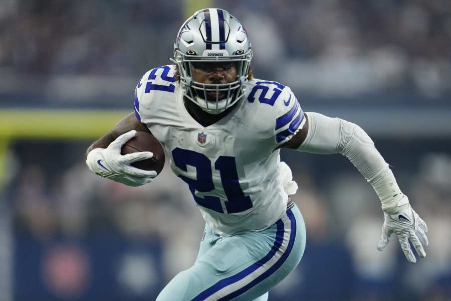 Arlington, Texas, USA. 11th Dec, 2022. Dallas Cowboys running back EZEKIEL  ELLIOTT (21) before the NFL football game between the Houston Texans and  the Dallas Cowboys on December 11, 2022 at AT&T