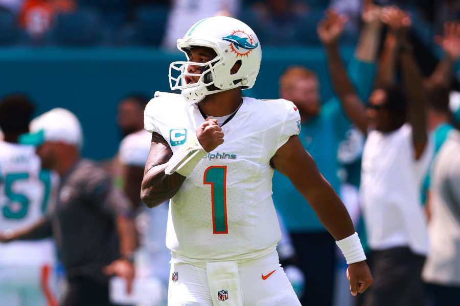 Mike McDaniel names Mike White as Dolphins backup quarterback