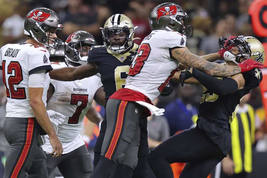 Happy Father's Day, Mike Evans and the Buccaneers Working on an Extension,  and Other NFL Bullets - Bleacher Nation