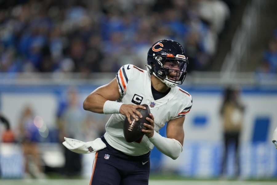 Bears' Justin Fields Defends Chase Claypool After Sideline Outburst vs.  Lions, News, Scores, Highlights, Stats, and Rumors