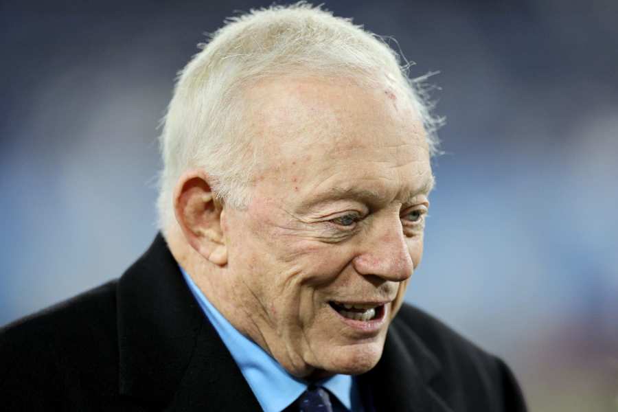 Dallas Cowboys' Jerry Jones appears to have no idea who Tampa Bay