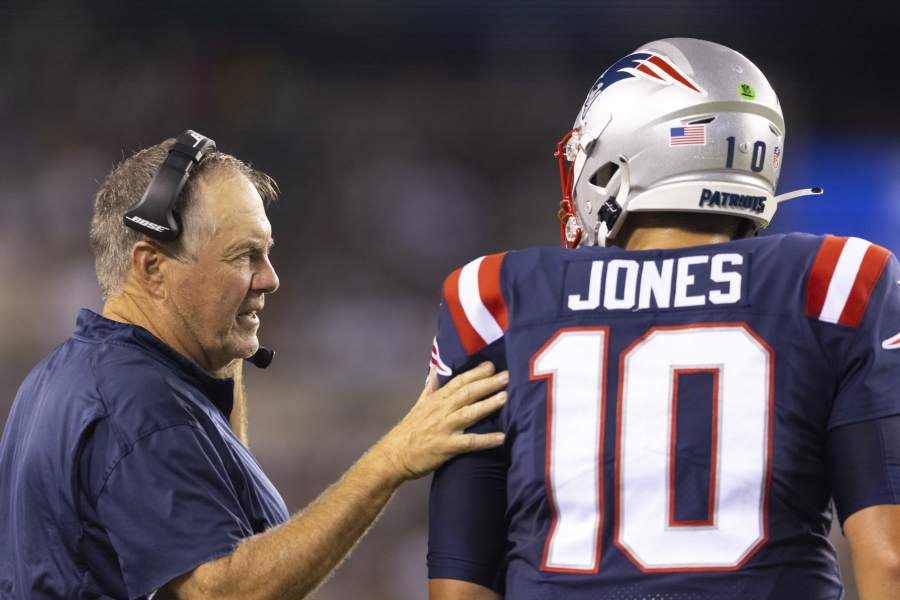 Mac Jones' Patriots relationship goes 'sideways' as Bailey Zappe shines