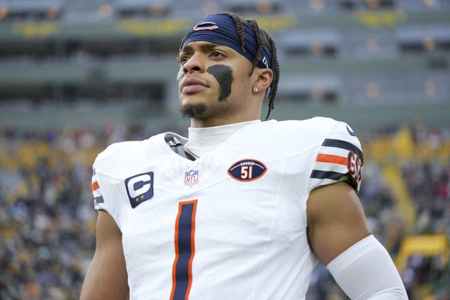 Bears Need to Be More Aggressive in Shopping Justin Fields amid NFL Trade  Rumors | News, Scores, Highlights, Stats, and Rumors | Bleacher Report