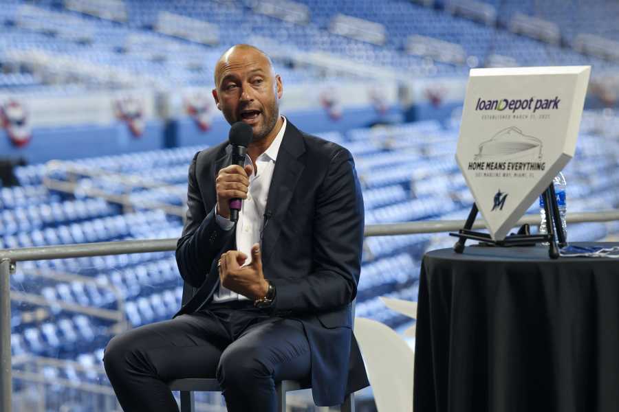 Former Miami Marlins owner Jeffrey Loria slams Derek Jeter for removing  eccentric home run sculpture