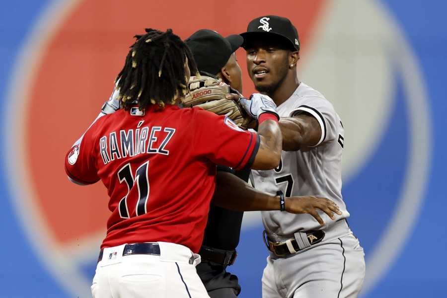 José Ramirez explained what went down between him and Tim Anderson 👀 (via  @ballysportscle, @mlb_agent)