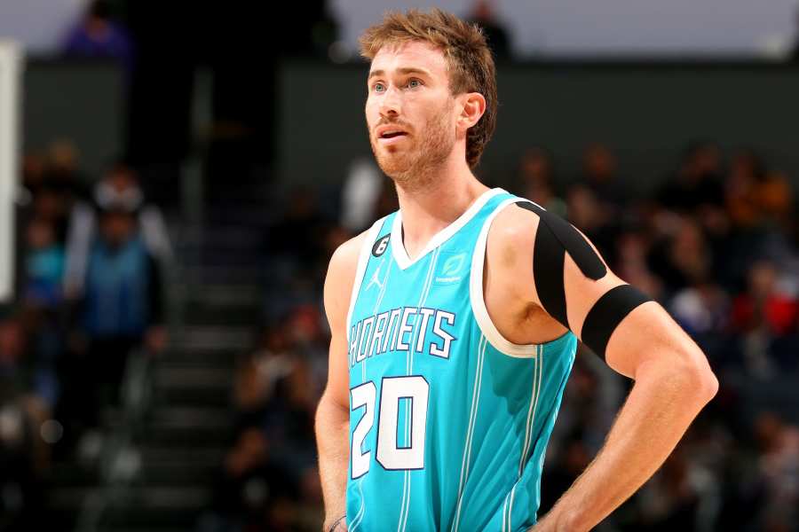 Gordon Hayward Shoulder Injury - Sports Illustrated Charlotte Hornets News,  Analysis and More