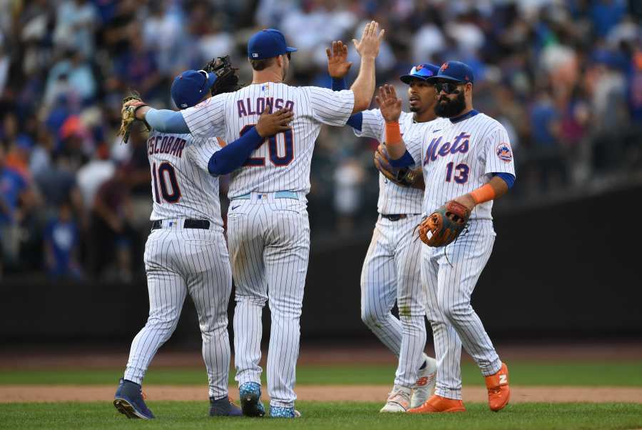 MLB playoff bracket 2022: Teams that have clinched berth, standings, wild  card update - DraftKings Network