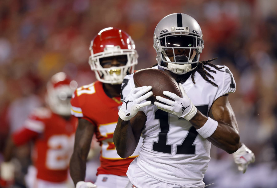 Unhappy Davante Adams Calls Out Raiders After Loss